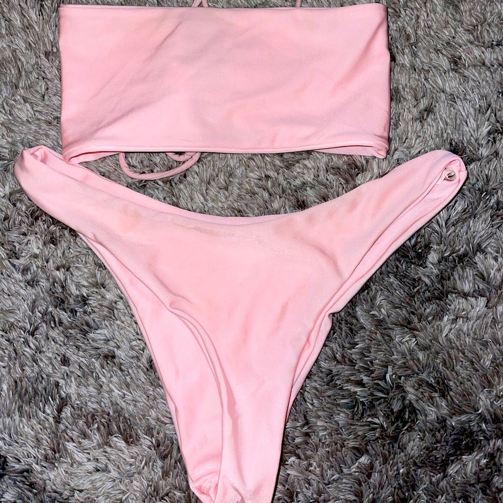 Bubblegum pink bikini